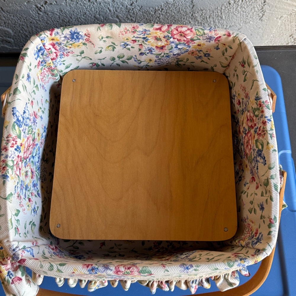 Longaberger Cake Basket and Lid - Picture 8 of 11